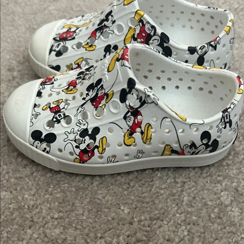 Native Mickey Mouse